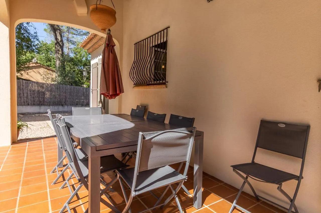 Villa Les Pins Callas 0*,  France